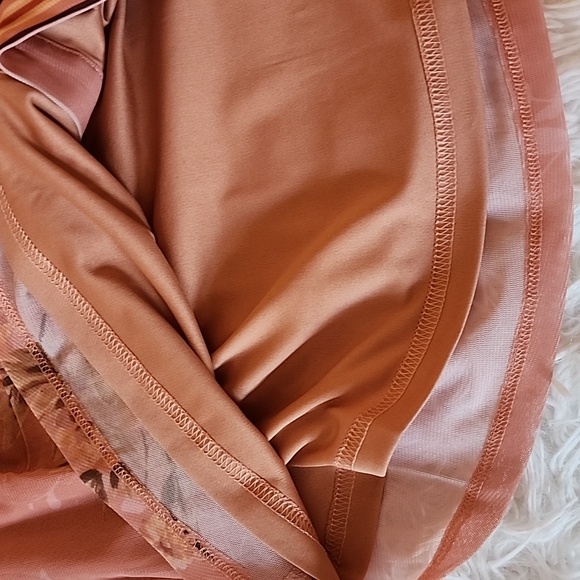 DR 2 Brand New Floral Peach Shirt - Picture 9 of 10